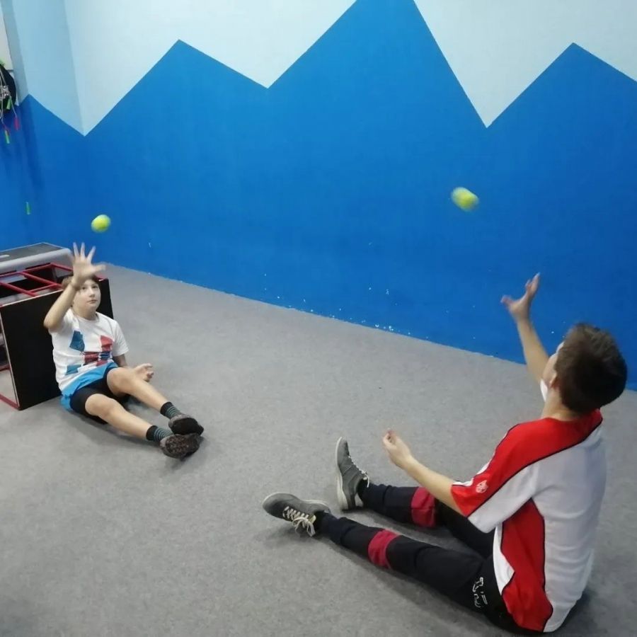 Продолжаем тренировки в @frostick_hockey