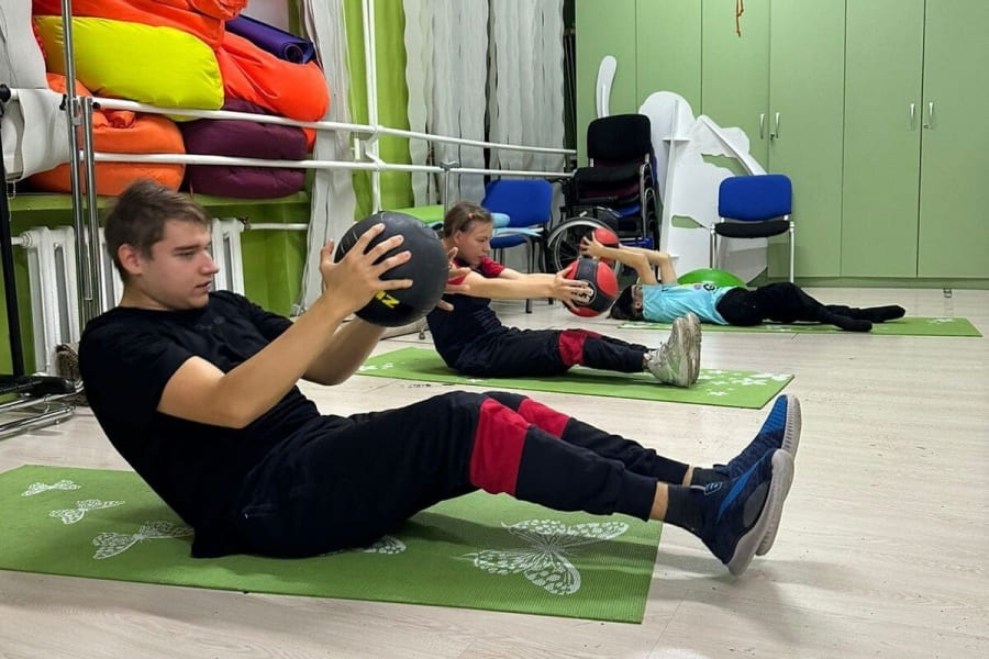 А тем временем &laquo;Красная Молния&raquo; продолжает тренировки