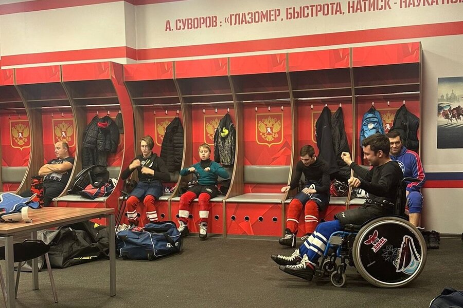 Немного фото с тренировочного процесса: разминка + лёд