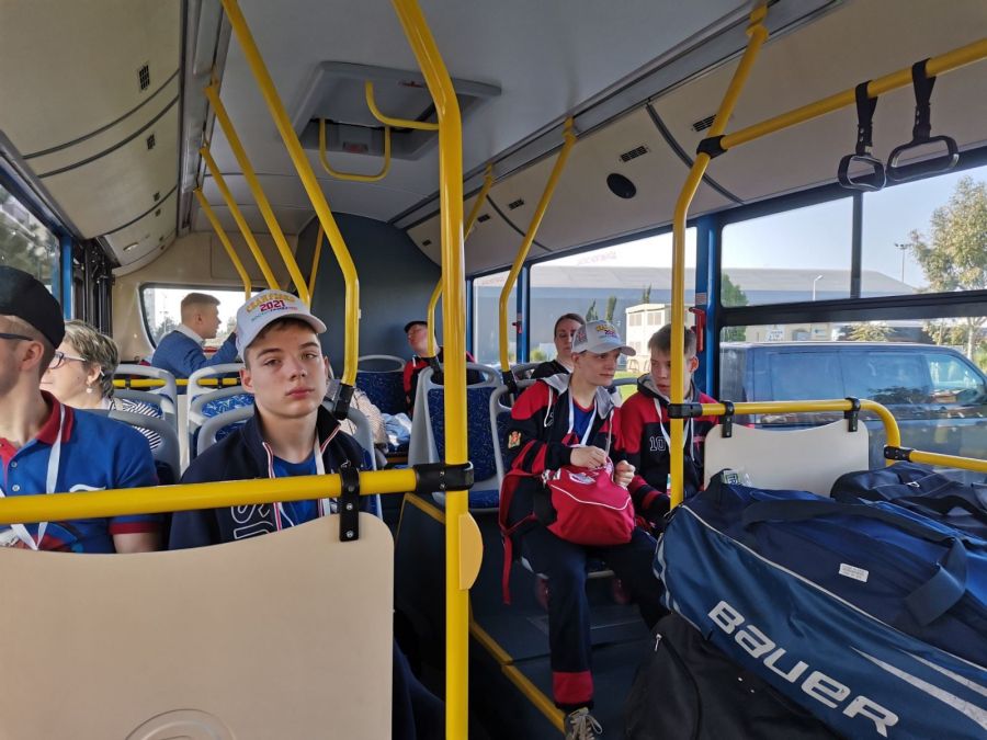 Поехали на ледовый