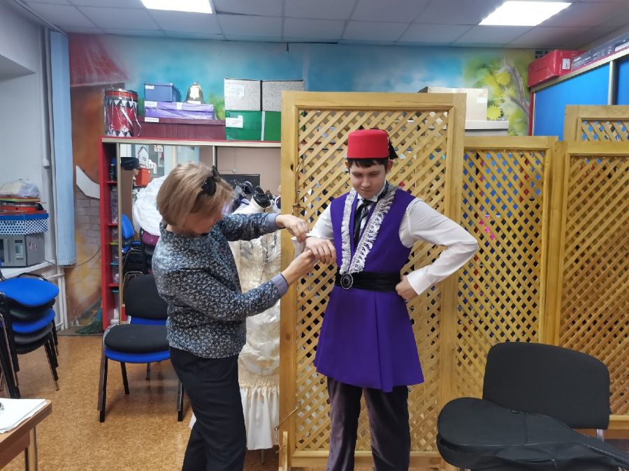 Примерка, музыкальное занятие