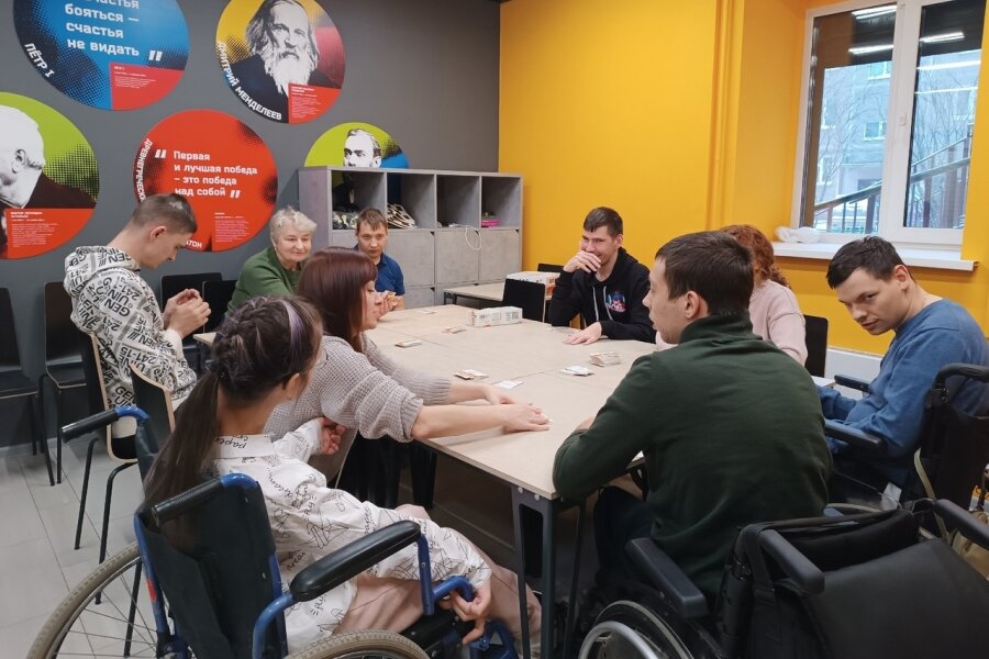 Находим в ролике наших ребят и голосуем за Красноярск! Красноярск лучший!