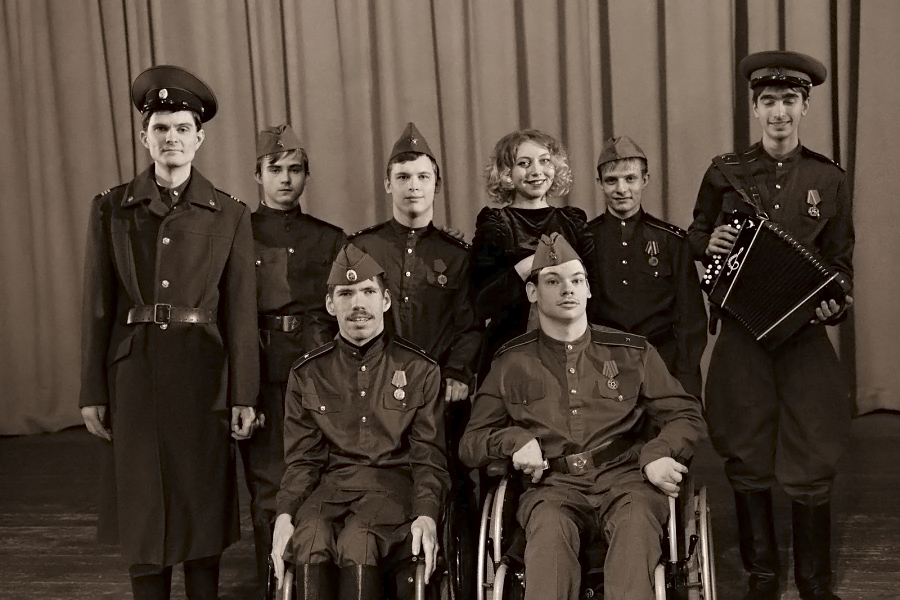 Специальная фотосессия к спектаклю ЛЕНИНГРАД