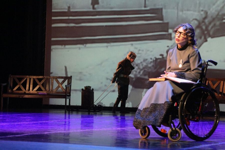 Помните! Через века, через года...