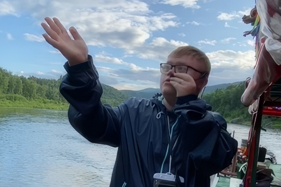 Саша с радостью поделится с вами своими знаниями!