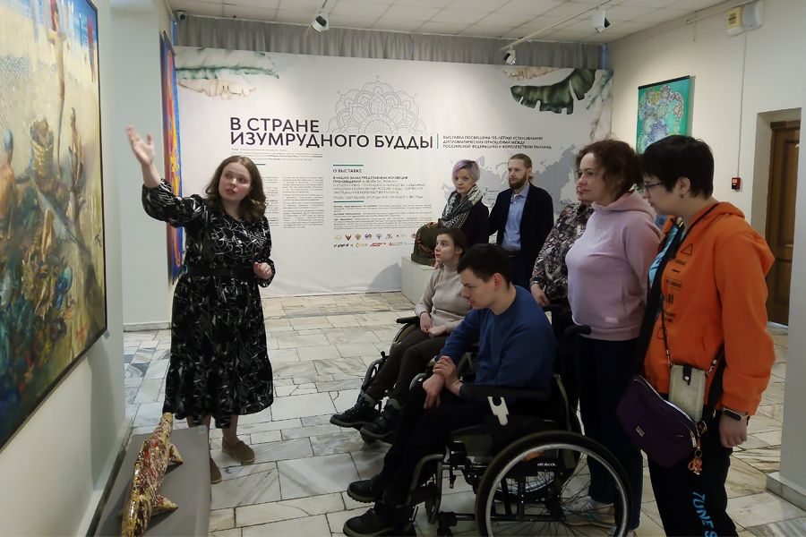 Совсем недавно мы подписали соглашение о сотрудничестве c Красноярским художественным музеем В. И. Сурикова