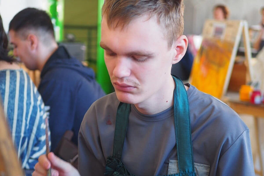 Художник в работе