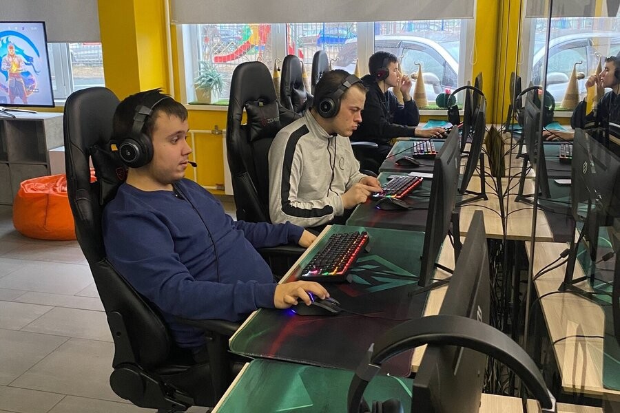 Общаемся в киберпространстве и друг с другом