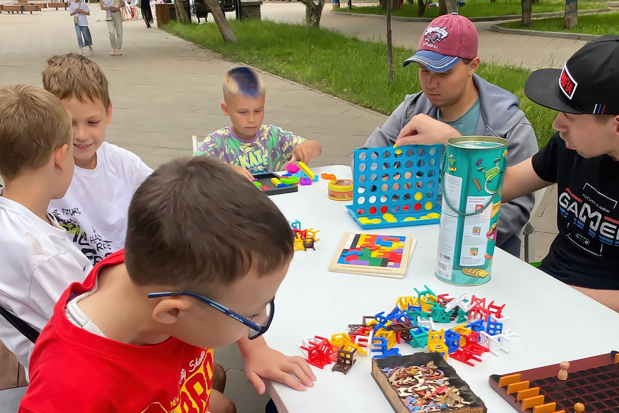 В четверг провели вечер настолок