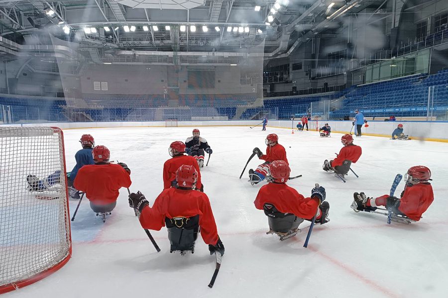 Сегодня на льду эстафета