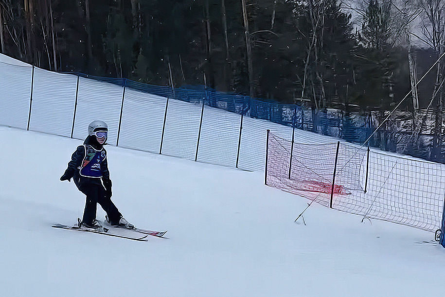 Категория Самостоятельно, 5-9 лет. На дистанции Артем Зобков