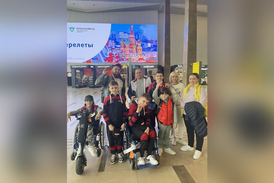 И ещё полкоманды Красноярских следжиков собрались для полета в Сочи