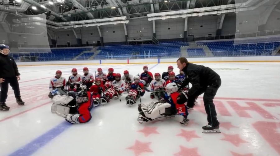 Антон Худобин на тренировке у &laquo;Красной молнии&raquo;
