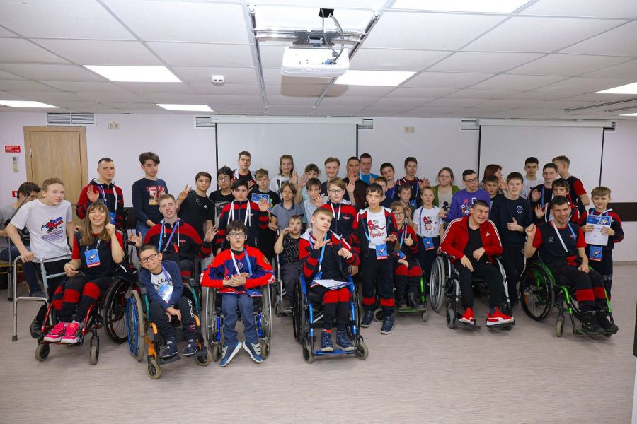 Турнир по следж-хоккею, это не только состязания на ледовой площадке, но и встречи общение и "околохоккей"