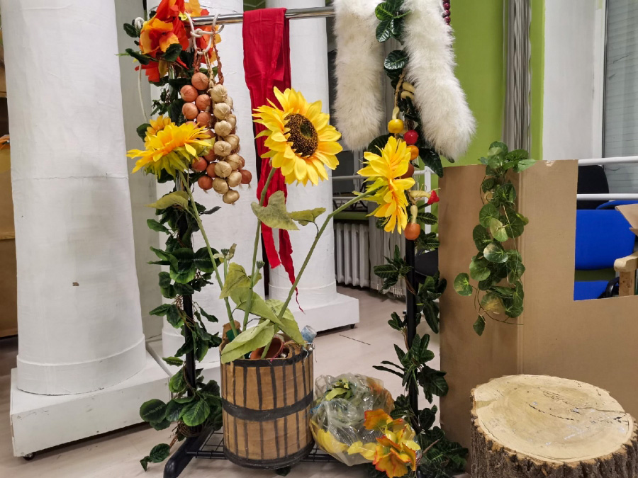 Реквизит для спектакля