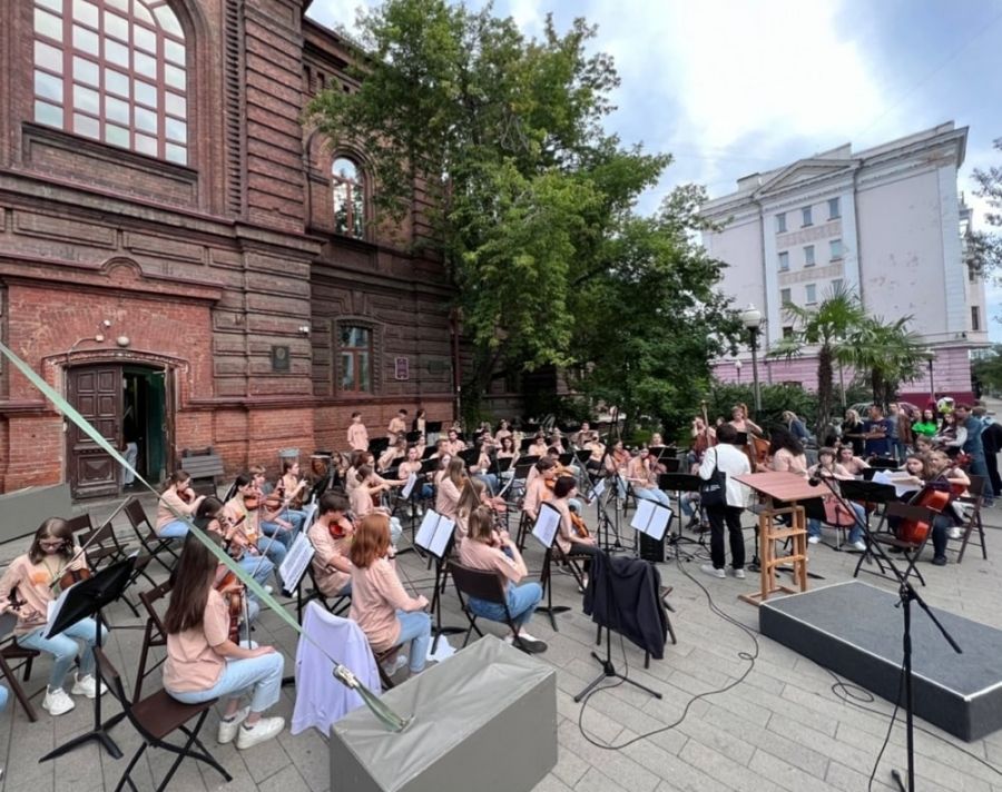 В центре Мира