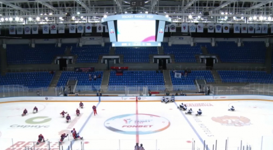 Открываем счет финальной игры!