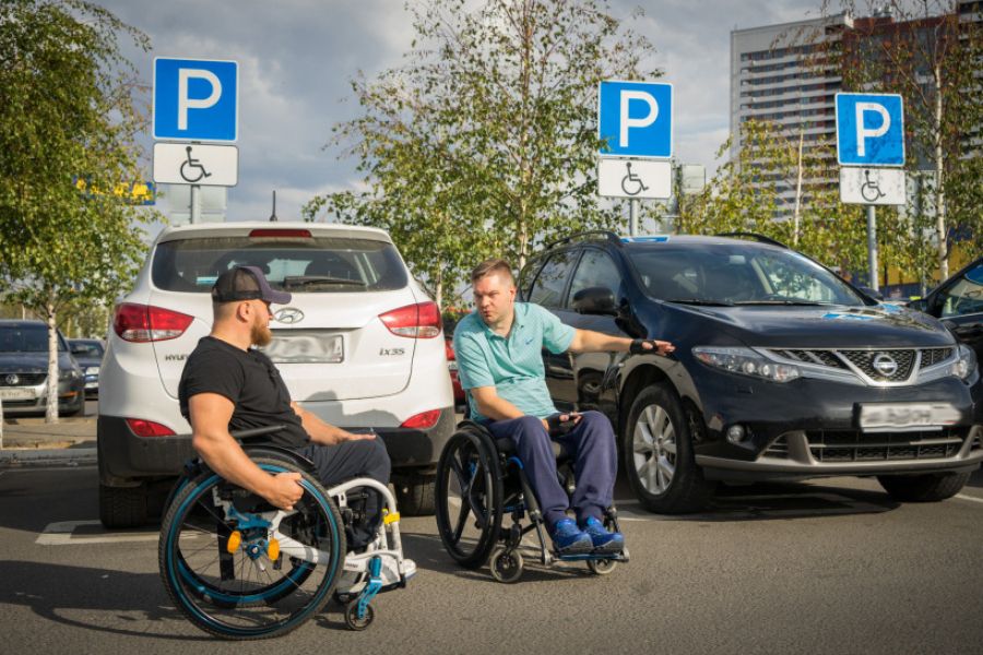 Почти 600 тыс. людей с инвалидностью в России пользуются бесплатными парковками