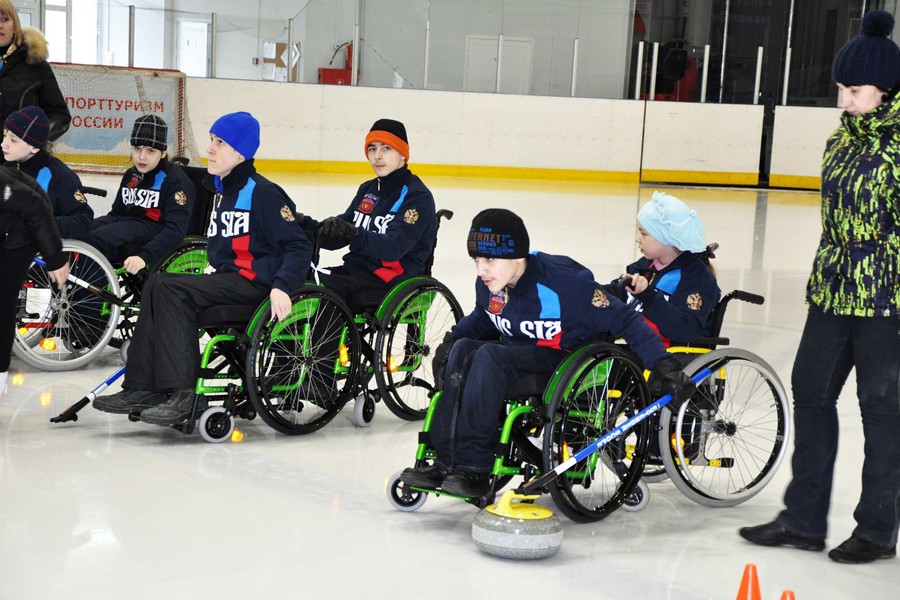 Юным профессионалам &mdash; профессиональные камни для керлинга!