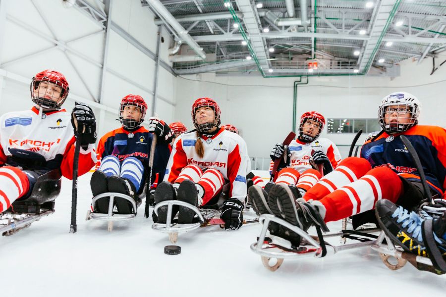 Лед. Красная молния. Кристалл Арена