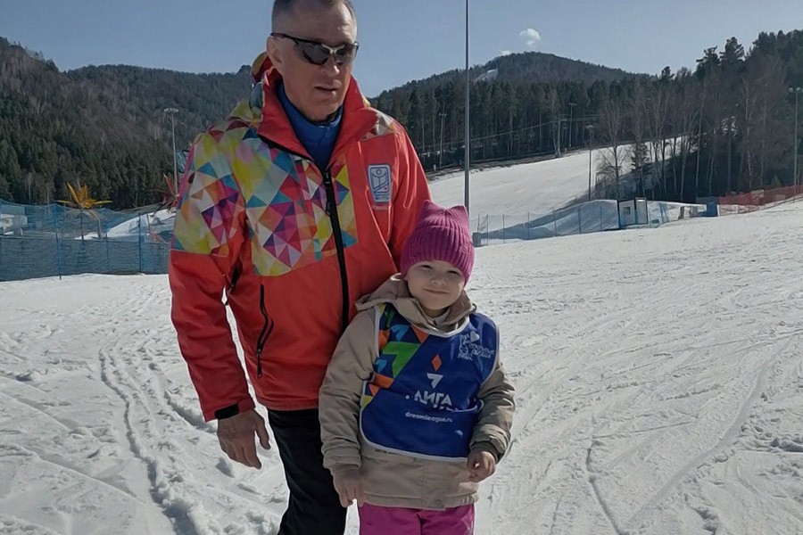 Телешун Лиза на занятии по программе «Лыжи мечты Красноярск»