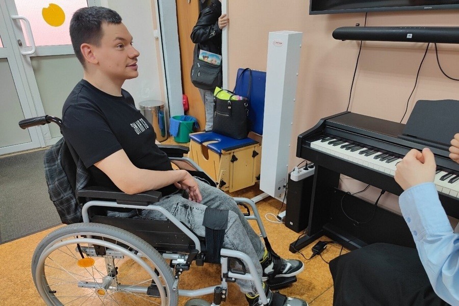 Вокал: Работа над дыханием, интонированием, эмоциональным образом произведений