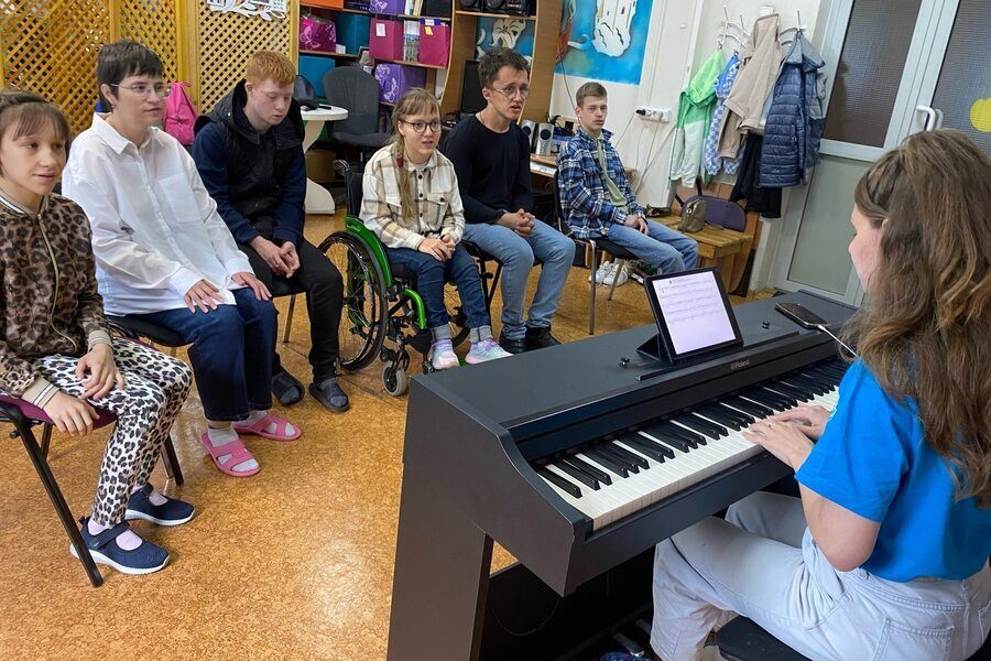 Немного фото с нашего занятия по вокалу