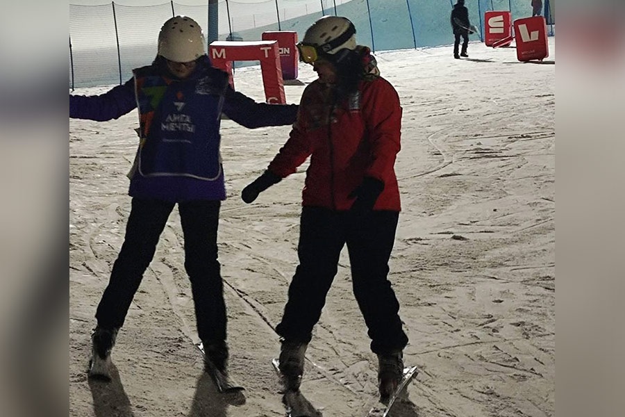 Настя Савчук впервые вышла на склон! Ура!