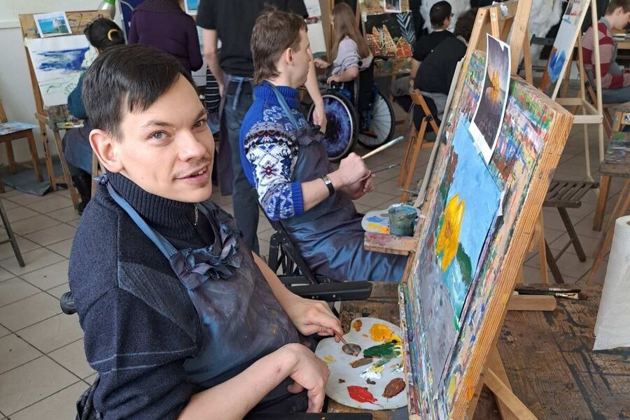 А у наших художников работа кипит!