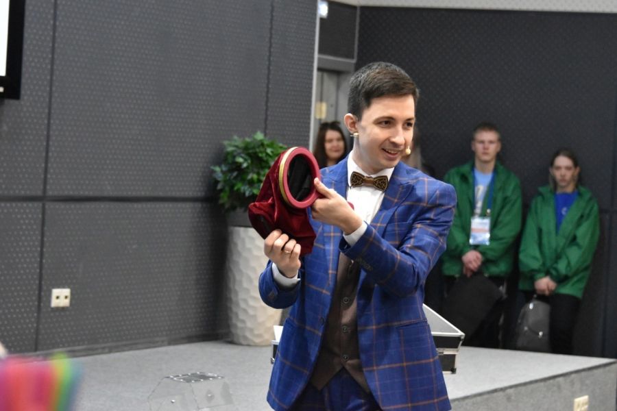 Знакомьтесь Михаил Гладких!