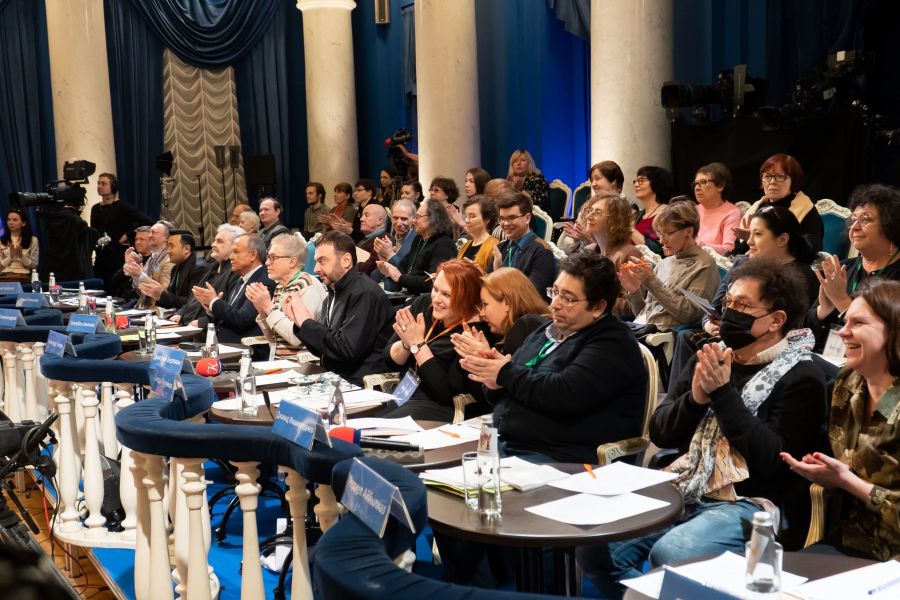 Урааааааа!!!!! Василий прошел во II тур!