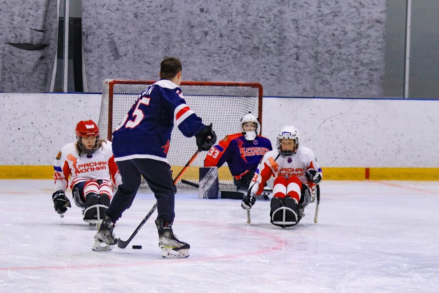 Гости игроки команды&nbsp;ХК &laquo;Красноярские Рыси&raquo;