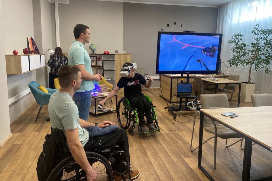 Городские новости. В Красноярске презентовали новаторскую технологию для следж-хоккеистов