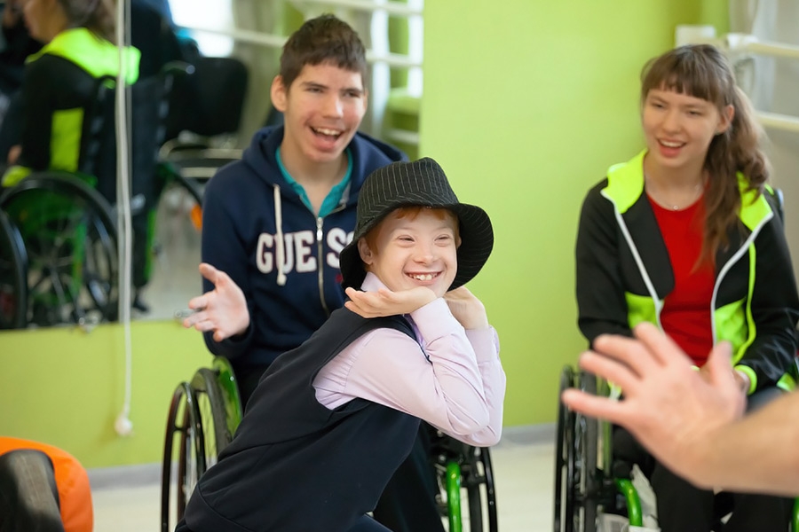 Richard Hayhow. Улыбки! Взрывы эмоций! И все без слов