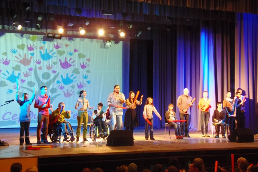 Блестящее выступление театральной студии на мероприятии &laquo;От сердца к сердцу&raquo;