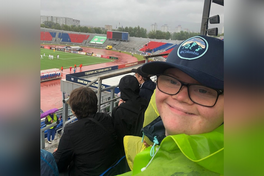 Вчера непогода проверяла на стойкость не только спортсменов, но и болельщиков