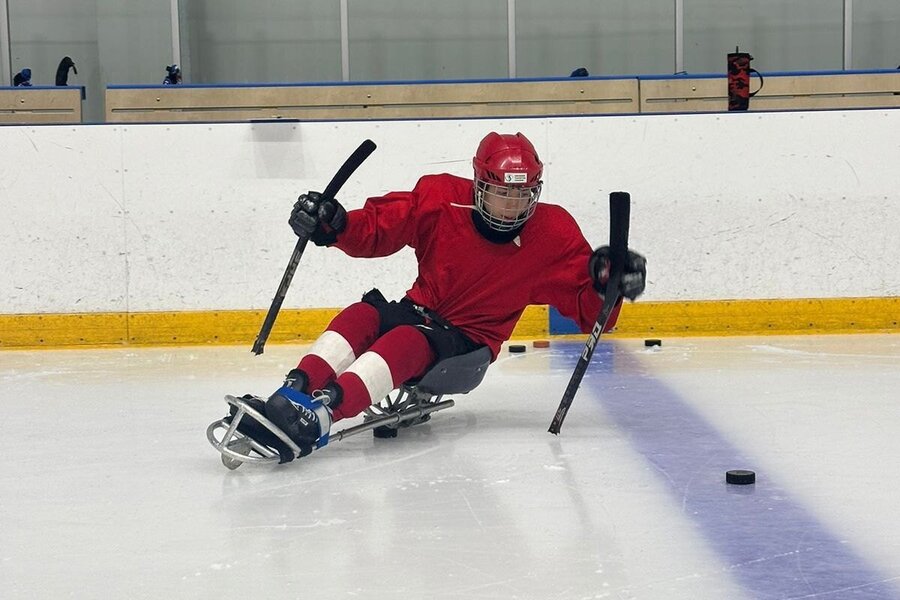 Под треск льда и грохот шайбы проводим наши выходные