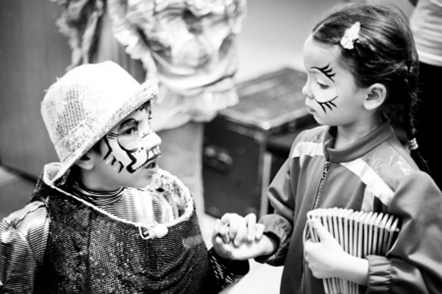 С «Новогодними приключениями» на сцене МКЗ Красноярской филармонии