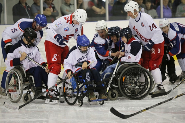 Хоккейный матч «Открытые сердца» 2016