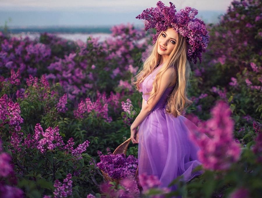 С праздником весны!