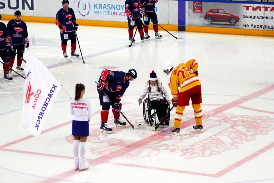 Молодежка. Символичное вбрасывание шайбы.