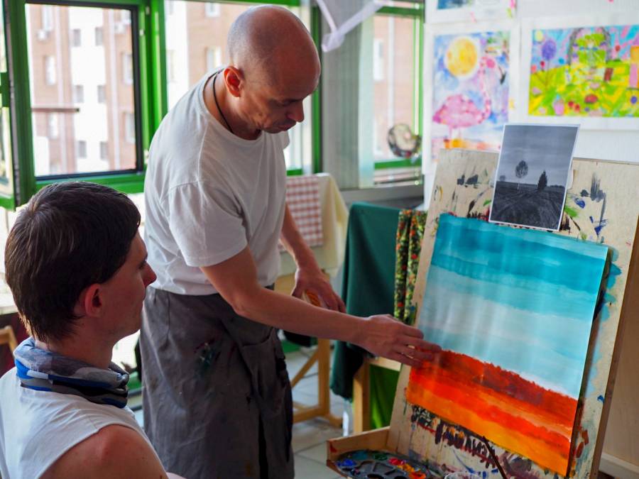 Летом краски ярче!