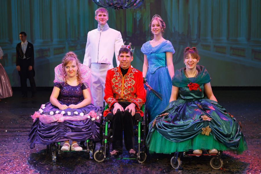 А вот и прекрасные фотографии со спектакля!