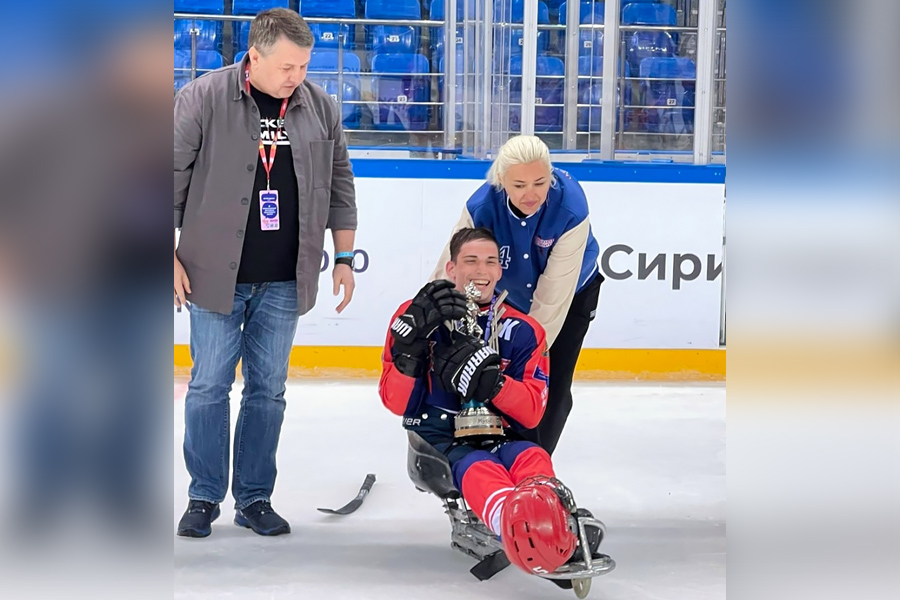 Победа! &laquo;Красная молния&raquo; Чемпионы!