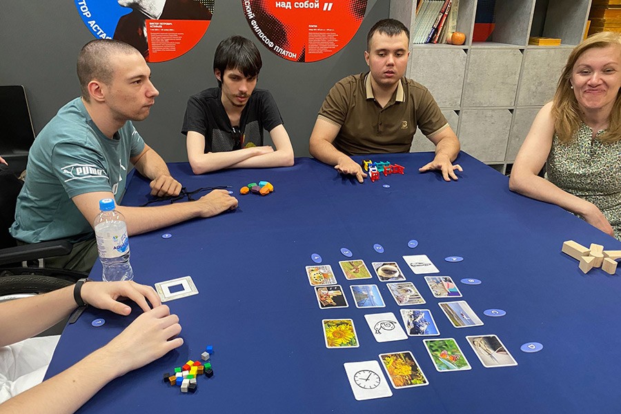 Картинки с выставки: творчество в игре