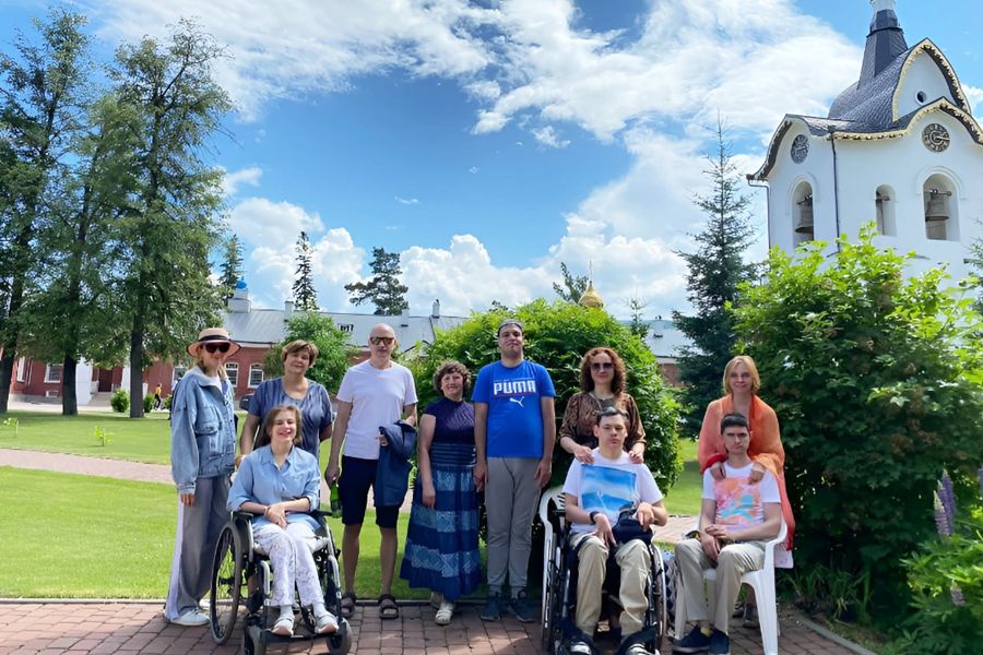 Четыре года наши ребята занимаются рисованием