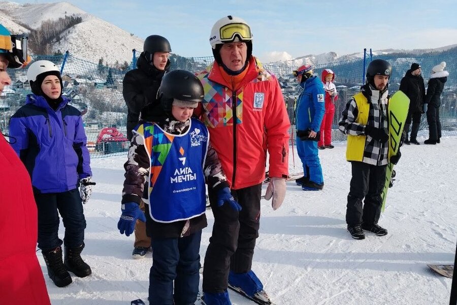 Сегодня открыл лыжный сезон Робу Дима