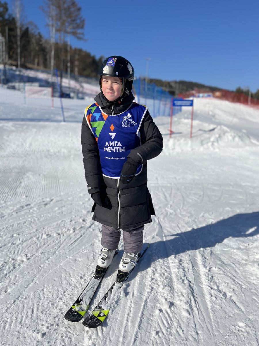 Гончаров Коля из Кызыла продолжил свои занятия на лыжах)